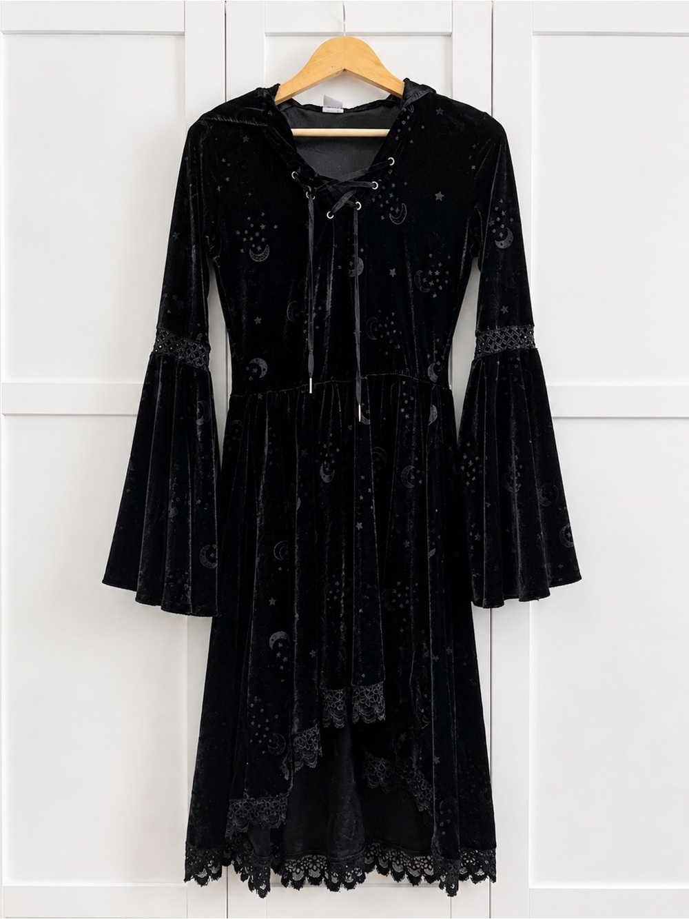 Spirit Halloween Black Velvet Witch Dress – Size Small